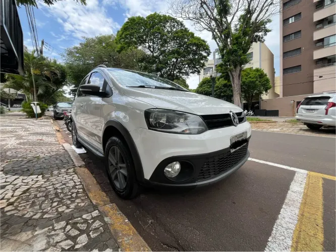 Volkswagen Crossfox 1.6 MI Total Flex 8V 5P 2012