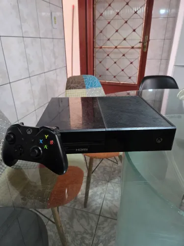 Xbox One 500GB com GTA V