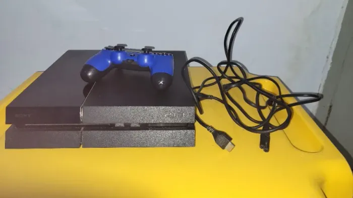 PS4 FAT - 500 gb usado