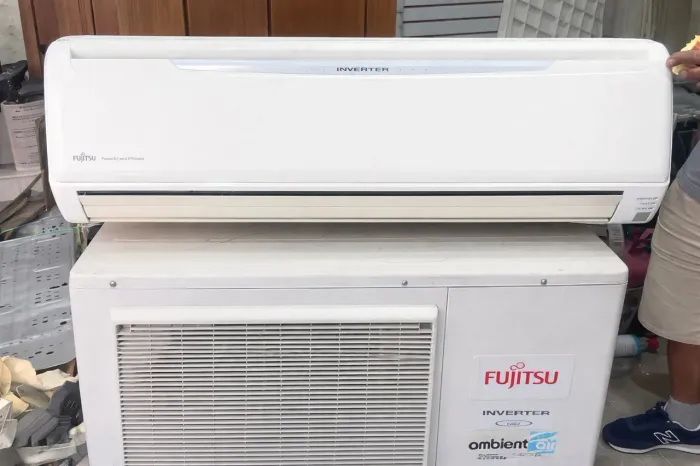 Ar condicionado Split 27300 btus Fujitsu tecnologia inverter 220 volts .