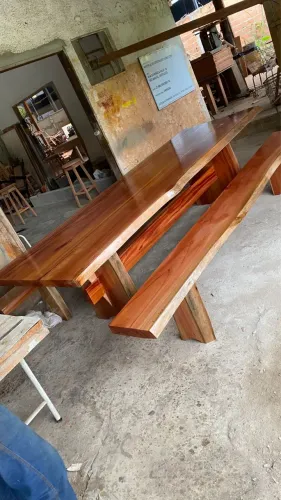 Mesa nova em madeira cedro 