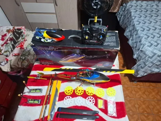 Helicóptero  flybarlles  classe  450 com rádio e completo