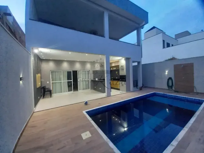 CASA ALTO PADRÃO COM PISCINA E SUÍTE MASTER | VIVVA RESIDENCIAL CLUBE | JACAREÍ