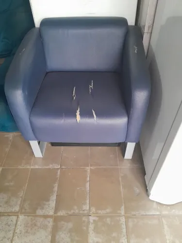 Vendo uma poltrona