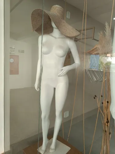 Manequim feminino