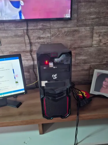 COMPUTADOR COMPLETO COM WINDOWS, MONITOR, LEITOR DE DVD, TECLADO E MOUSE
