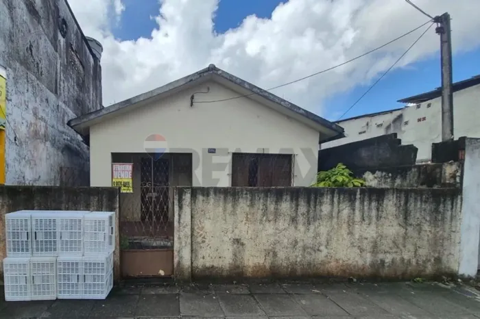 casa na subida para o moro da CONCEIÇÃO