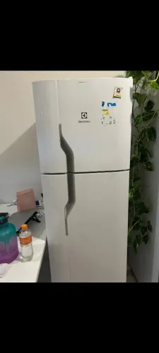 Geladeira Frost Free DF35A Electrolux 261 litros branco