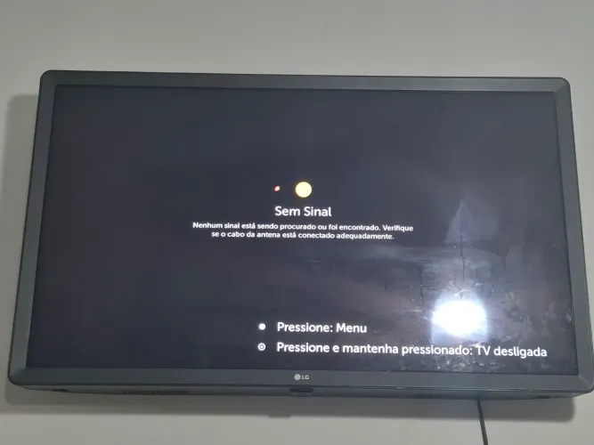 Vendo televisão lg smart 32 polegadas bem conservada