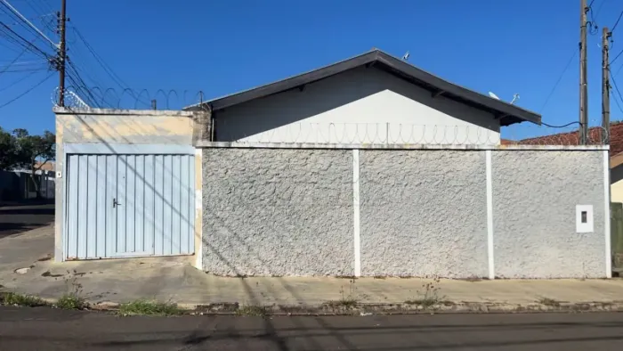 Casa à venda com 2 quartos no Jardim Carolina em Bauru SP