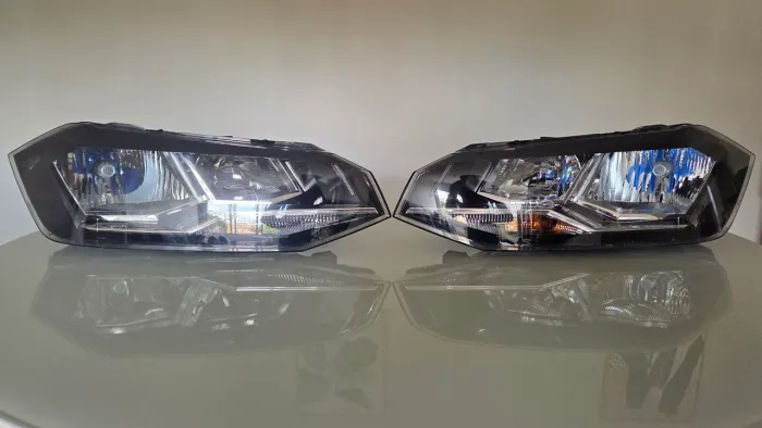 Par de faróis originais VW Polo 2018-2022