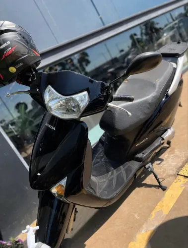 Moto Honda Lead automática e econômica