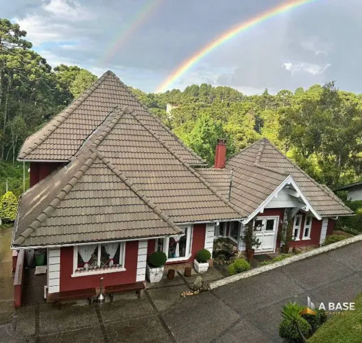 Pousada com 8 dormitórios à venda, 296 m² por R$ 4.452.000,00 - Atalaia - Campos do Jordão