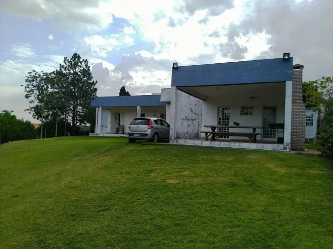 Chácara em condomínio, ótima localização para moradia ou veraneio.