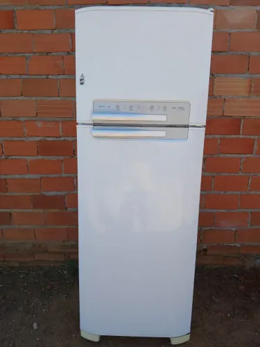 VENDO GELADEIRA ELETROLUX DF50 FUNCIONANDO PERFEITAMENTE