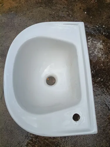 Vendo lavatório para banheiro