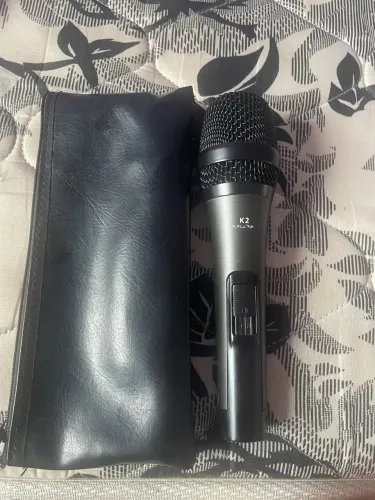 Microfone K2 da Kadosh com fio muita qualidade 