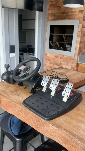 Volante G27 Logitech em perfeito funcionamento