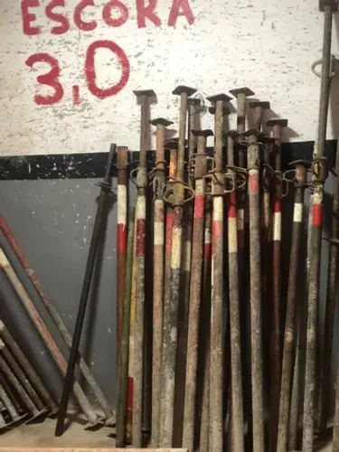 Escoras metálicas DISPONÍVEIS 