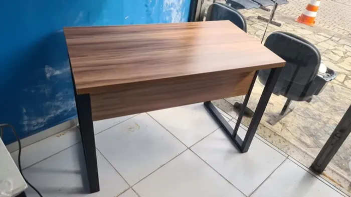 Mesa industrial  escritório happy 