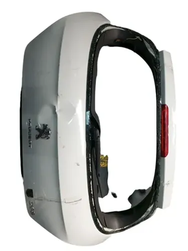 TAMPA TRASEIRA 308 COM DETALHE DO PEUGEOT 308 /