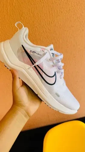 Vendo tênis da nike na caixa (novo)