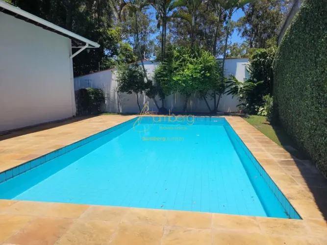Casa Ampla em Interlagos, com piscina e jardim!