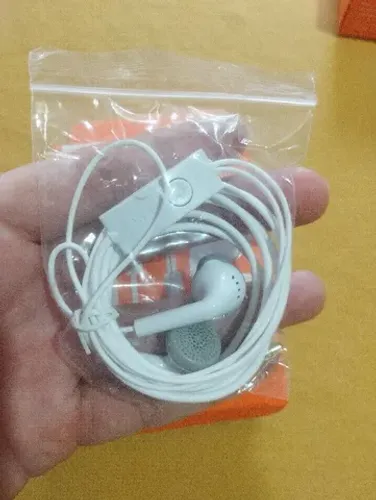 Fone de ouvido com microfone