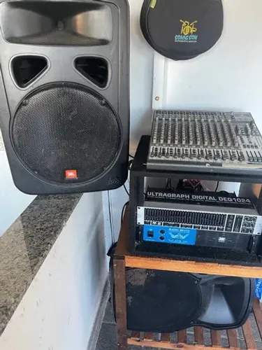 Equipamento som JBL, amplificador, caixa ativas, cabos, 