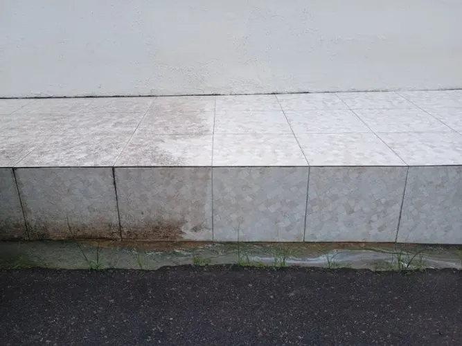 Limpamos Pisos de Areas de Piscinas