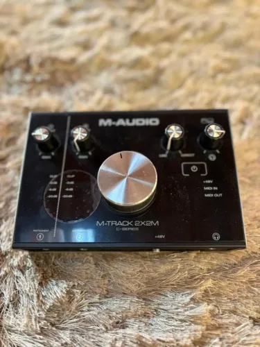 Placa de áudio m-audio m-track 2x2m (ESTADO DE NOVA)