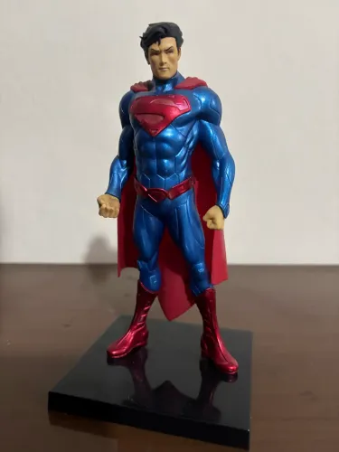Superman Crazy Toys Escala 1/10 - Estátua de Coleção (Sem Caixa)