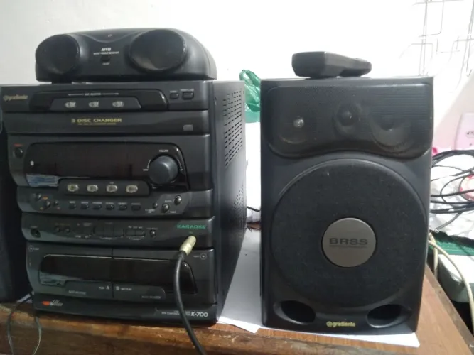 Som Gradiente K-700 com 3 CD Player e toca-fitas