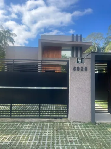 VENDE-SE - CHÁCARA DE ALTO PADRÃO COM 3.000 m² GARUVA SC