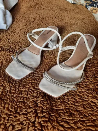 Sandália Feminina Branca com Strass