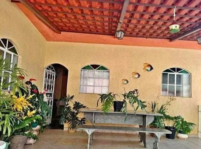 CASA A VENDA NO NOVO ALEIXO, PRÓXIMO AO CHAPÉU GOIANO. - A PRONTA ENTREGA ..