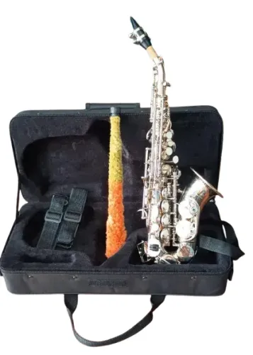 Saxsofone Soprano semi  novo prateado