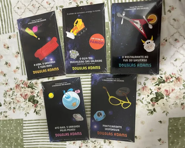 Coleção O Mochileiro das Galáxias - Douglas Adams