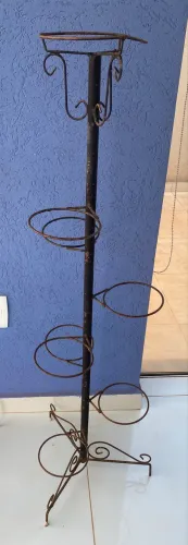 Suporte em ferro para plantas