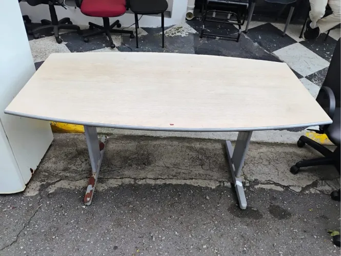 Mesa para reunião 1,60