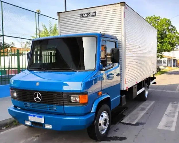 CAMINHÃO 710 PLUS 2011