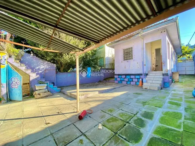 Residência ou terreno, com ponto comercial consolidado, para Pet Shop!