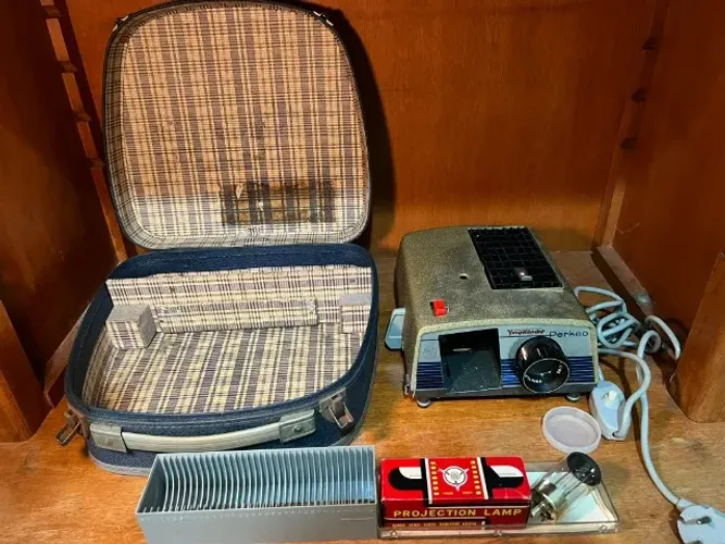 Projetor de Slide Voigtländer Perkeo RELÍQUIA - C/ Todos os Acessórios e Lâmpada Substitut