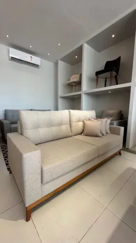 Sofá no tecido linho