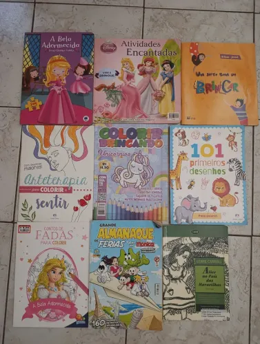 Livros infantis - alguns são de leituras e outros tem atividades e colorir total 42 livros