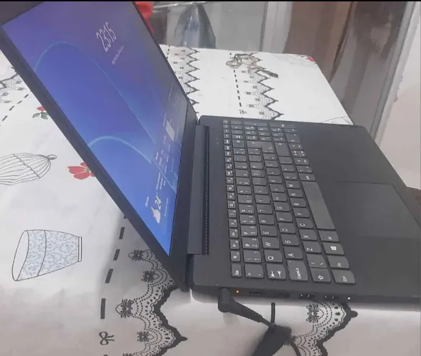 Notebook Lenovo em bom estado 