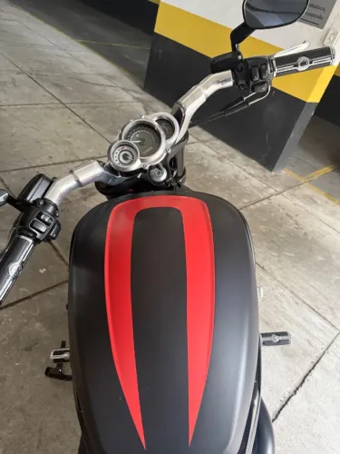 VRod Muscle 2014, impecável, novíssima, documentação em dia.