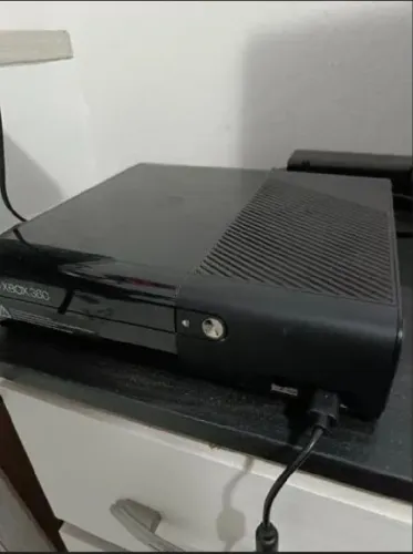 Xbox 360 super slim semi-novo (EXPLOIT)