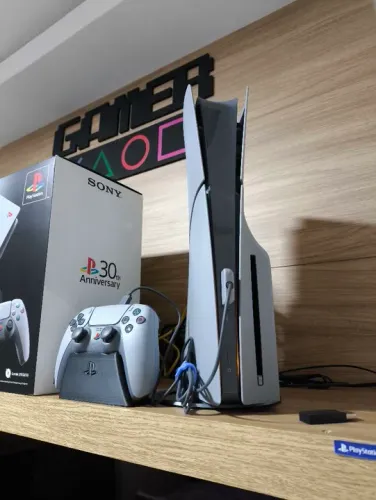 Playstation 5 edição 30 anos vendo ou troco.