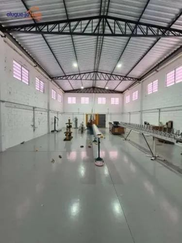 Galpão para Alugar no Jardim Uirá com 285 metros.